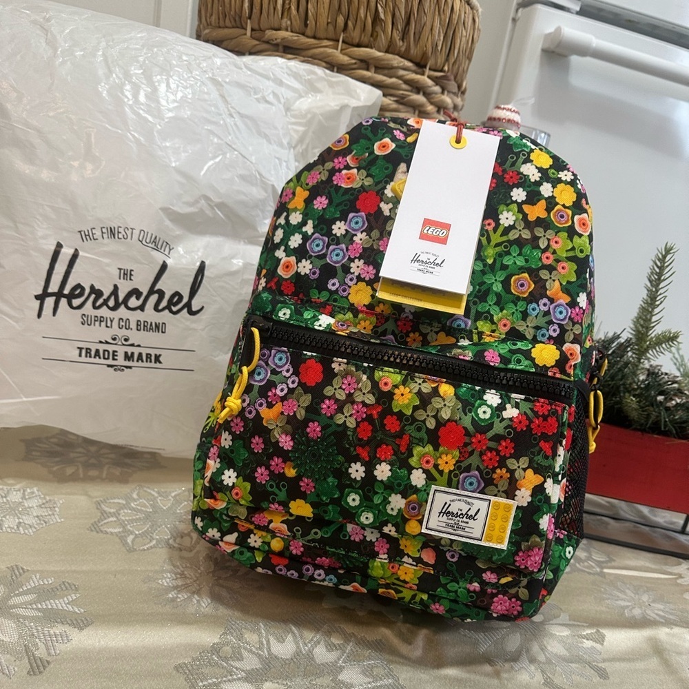 New Herschel Heritage x LEGO Children’s Floral Lego Backpack Limited Edition 15L - Picture 12 of 16
